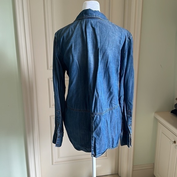 Cloth & Stone Chambray Split Back Button Down Long Sleeve Top - Picture 4 of 9